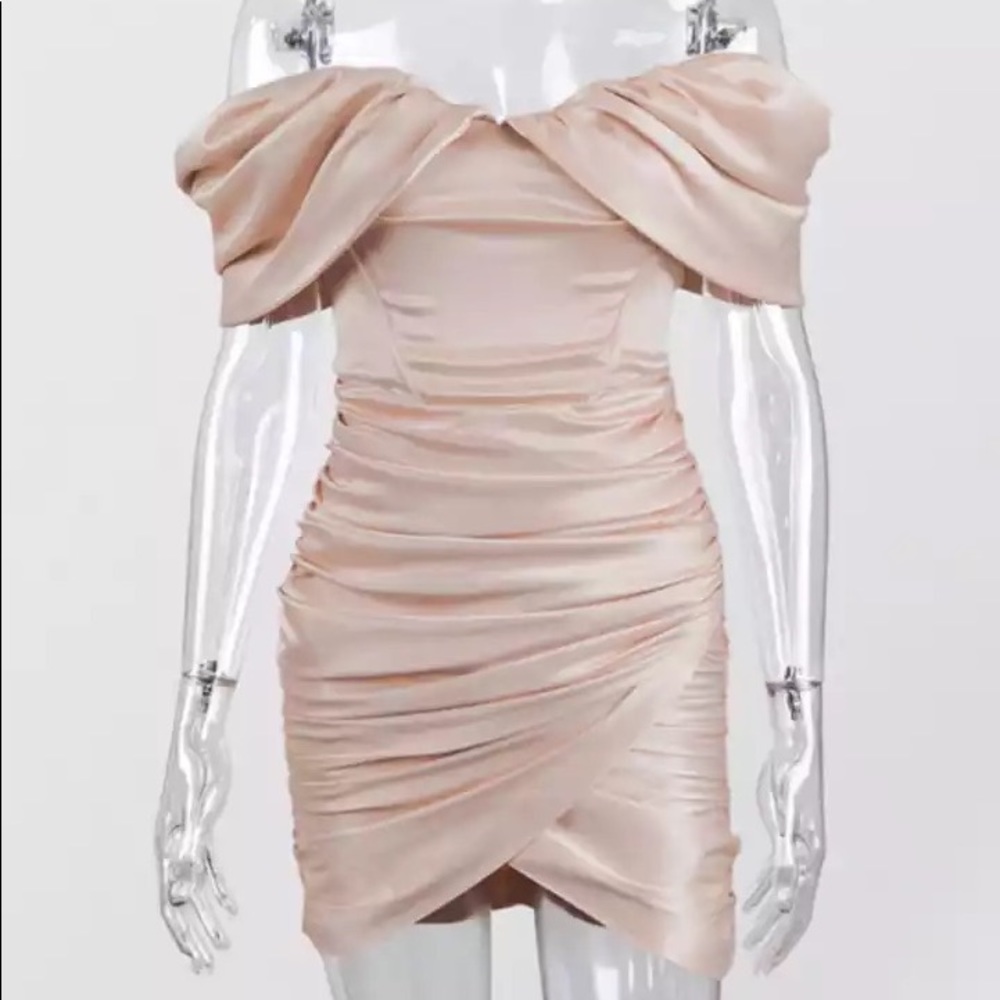 ❌SOLD❌ Off Shoulder Mini Dress